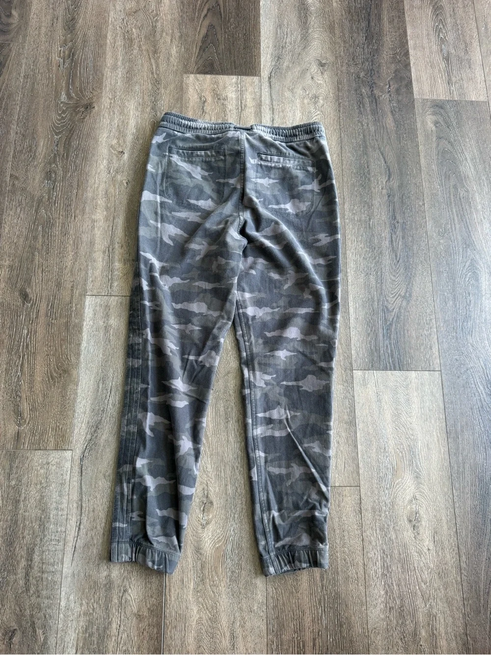 Athleta Camo Farallon Jogger Sweatpants Size 6